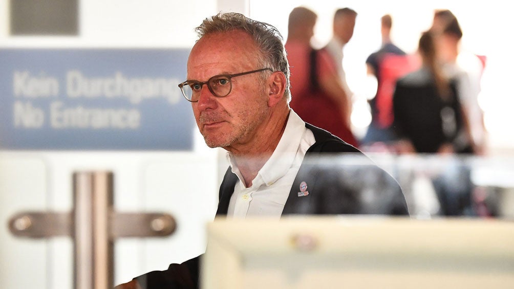 Karl Heinz Rummenigge a su llegada al aeropuerto de Munich, Alemania