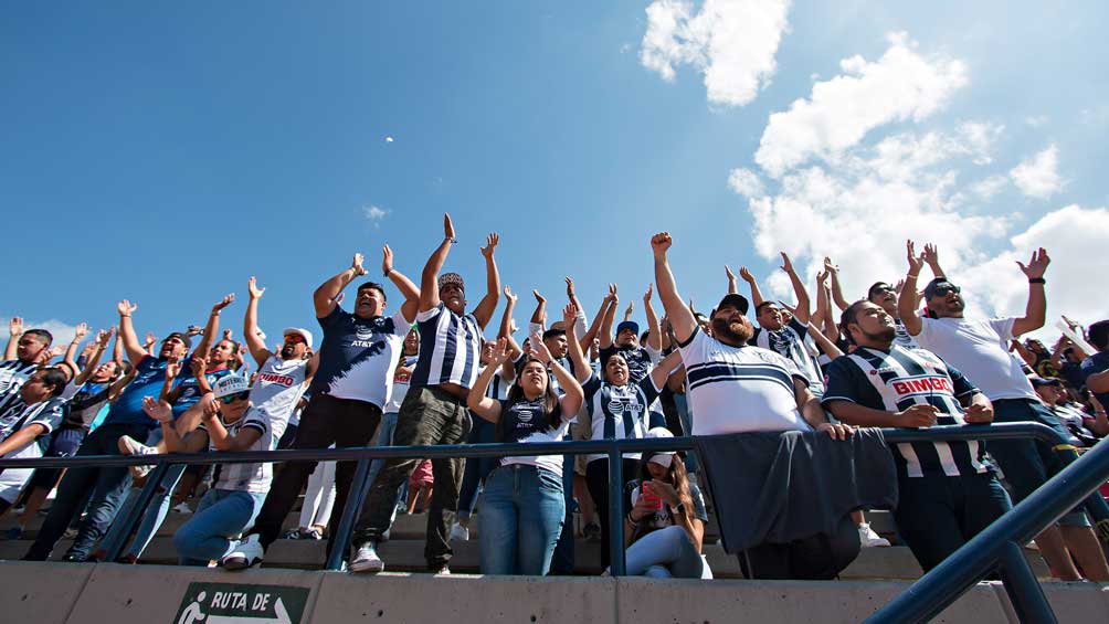 Aficionados del Monterrey en las gradas del estadio Alfonso Lastras