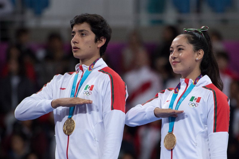 Leonardo Juárez y Zulema Ibáñez, en su ceremonia de premiación 