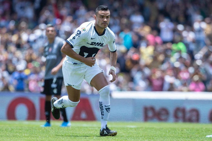 Barrera después de anotar el gol