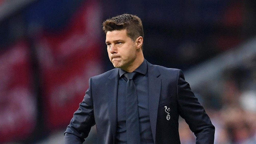 Pochettino, triste al ver a su equipo caer frente al Liverpool