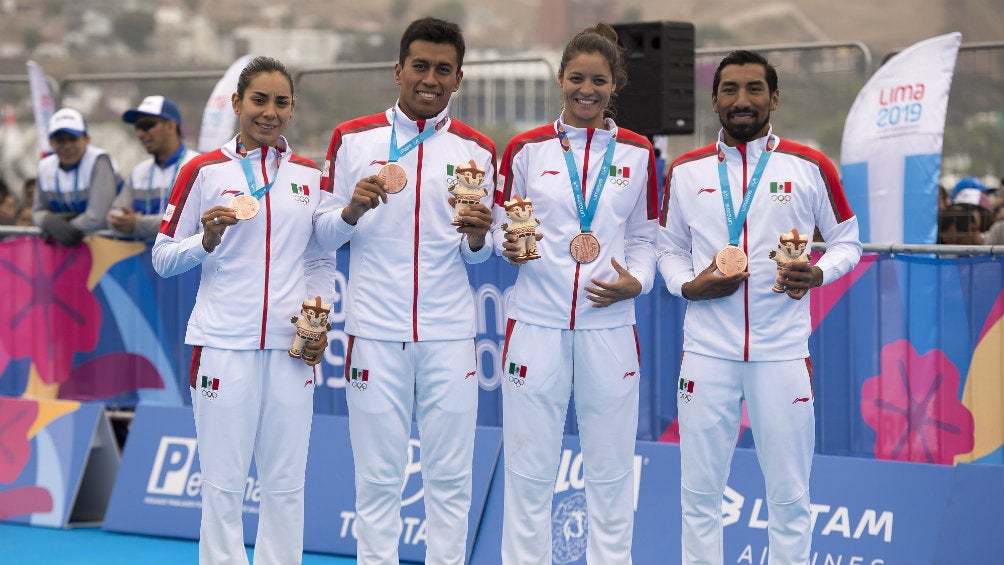 Delegación mexicana presume sus medallas de Bronce