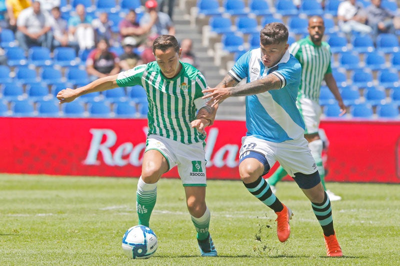 Así se peleó el balón con Andrés Guardado 