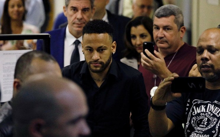 Neymar, tras declarar ante policía por caso de violación 