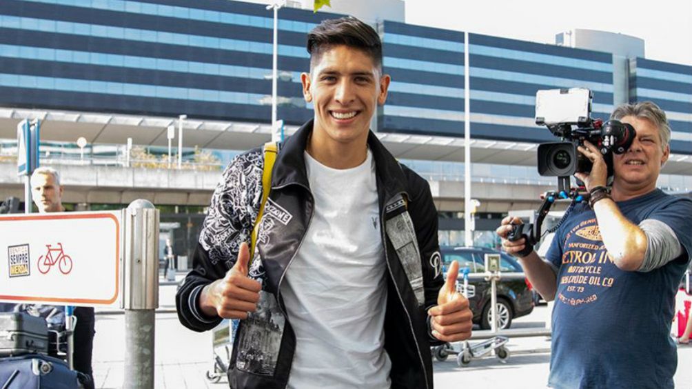 Edson Álvarez, a su llegada a Amsterdam, Holanda