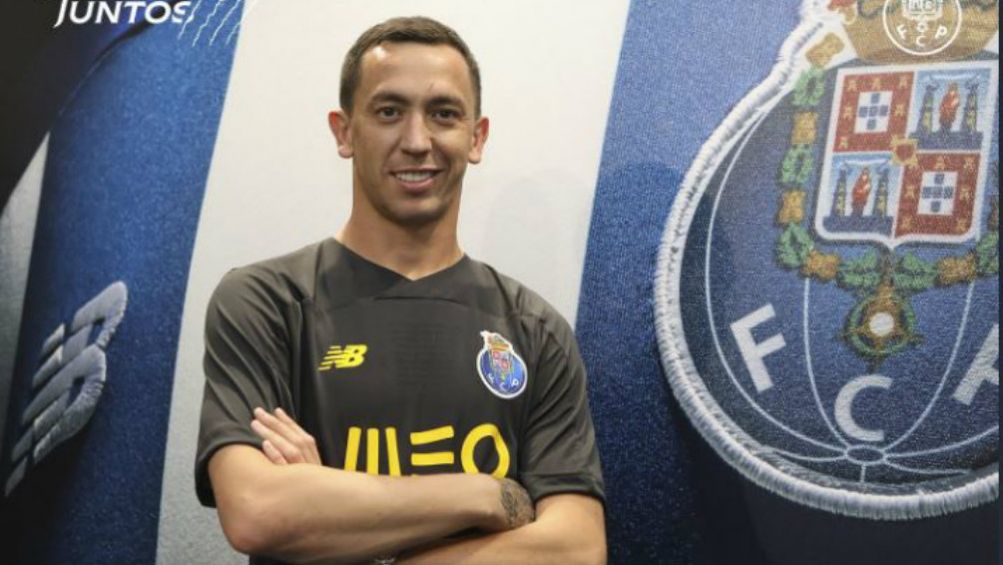 Agustín Marchesín posa con los colores del Porto