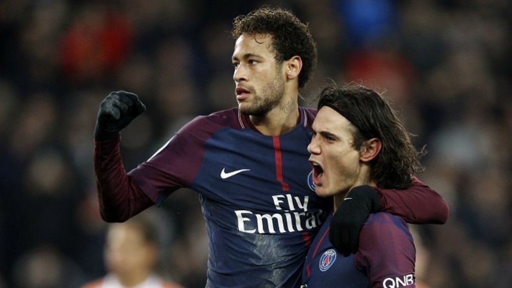 Neymar y Cavani celebran la anotación del PSG