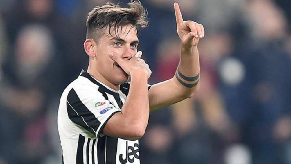 Paulo Dybala celebrando una anotación con la Juventus