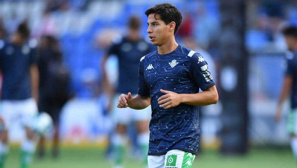 Lainez, en un entrenamiento del Betis