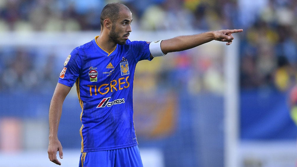 Guido Pizarro durante un partido contra el América