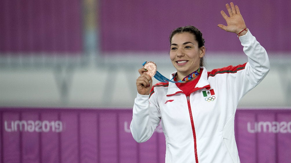 Daniela Gaxiola presume su medalla de Bronce que obtuvo en JP Lima 2019