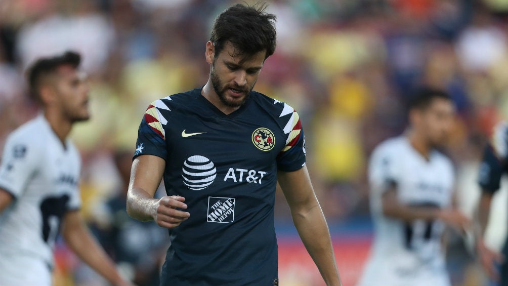 Alejandro Díaz en un partido con América