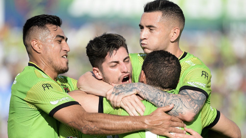 FC Juárez celebra una anotación frente a Toluca