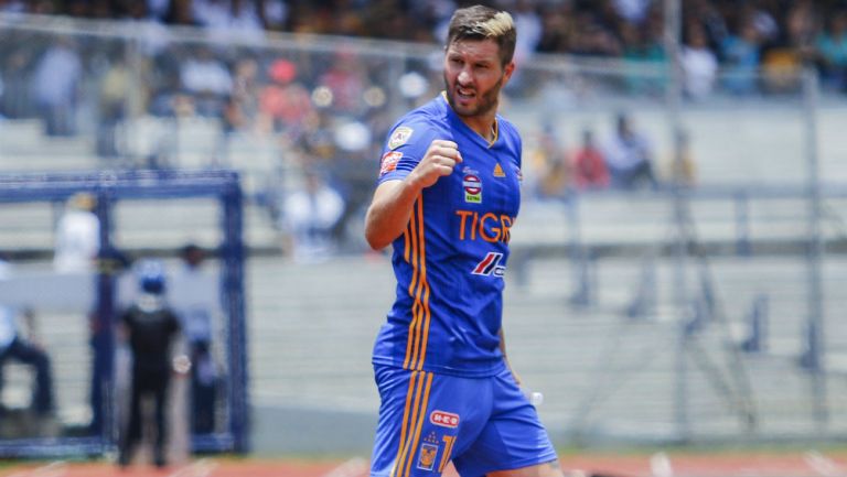 Gignac festeja su anotación '105' con Tigres 