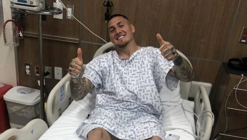 Nico Castillo se muestra feliz tras ser intervenido