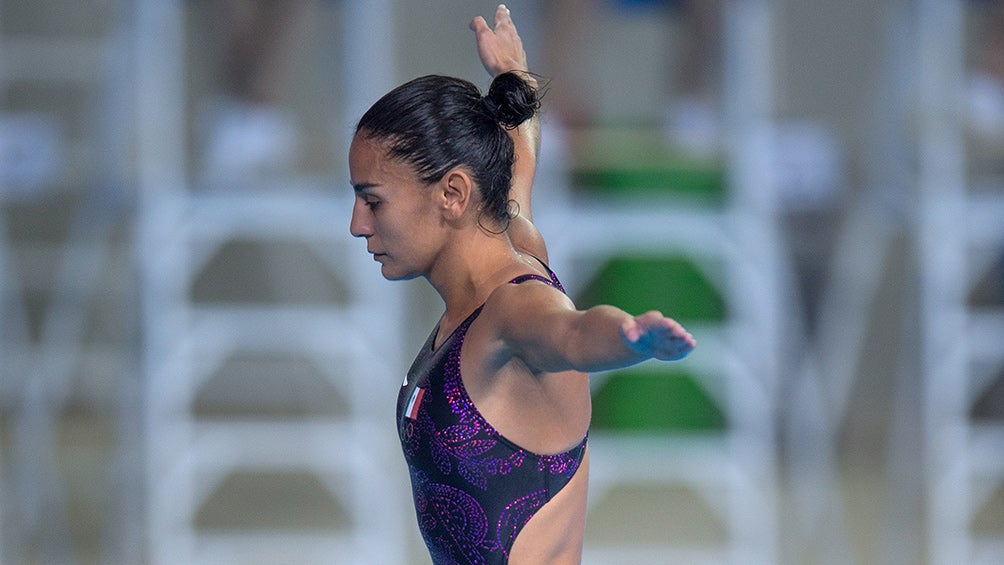 Espinosa se prepara para ejecutar en la Final individual de trampolín