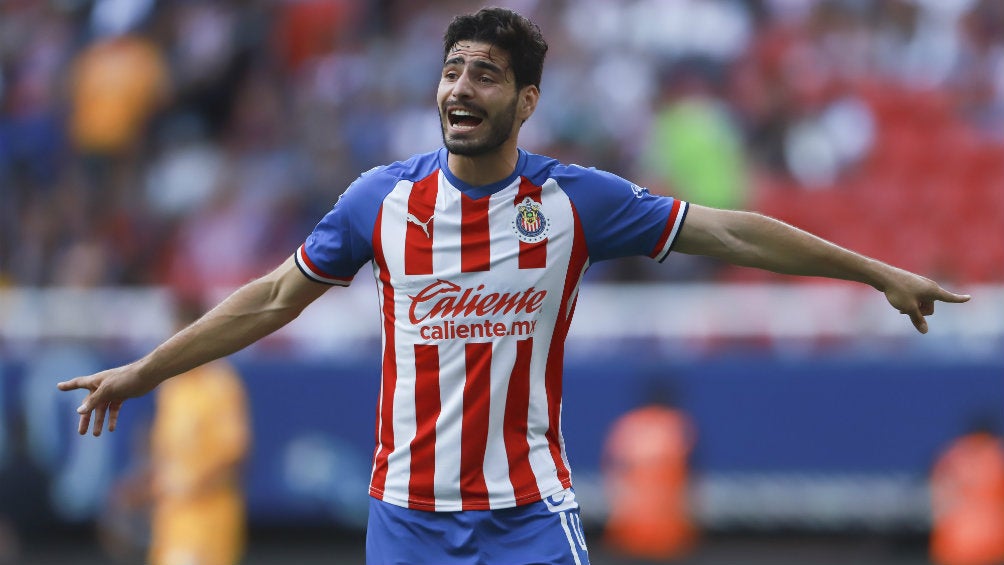 Antonio Briseño durante un partido contra Tigres 