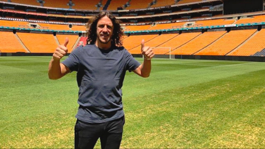 Carles Puyol, exfutbolista español en el FNB Stadium