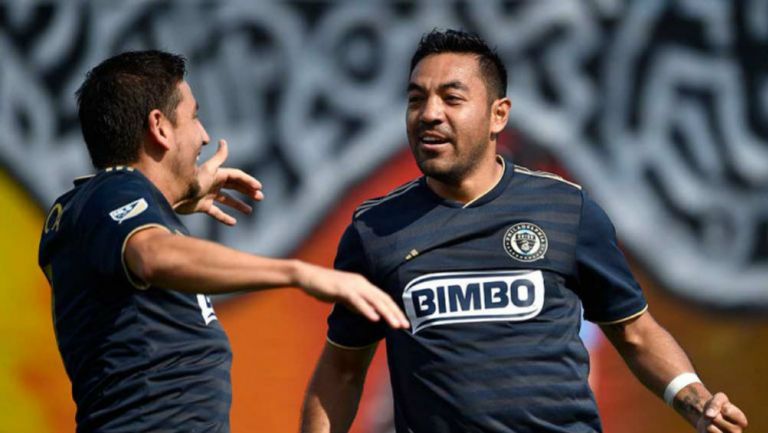 Marco Fabián celebra gol contra DC United