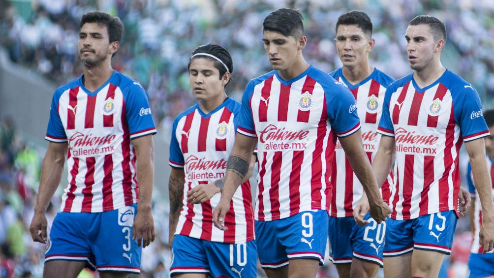 Jugadores de Chivas lamentan una derrota