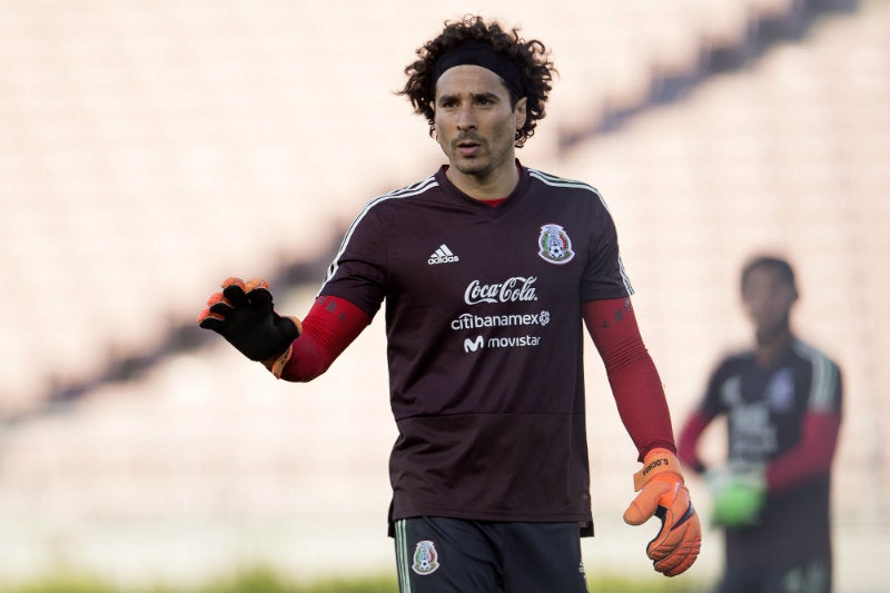 Ochoa, en un entrenamiento con la Selección Mexicana