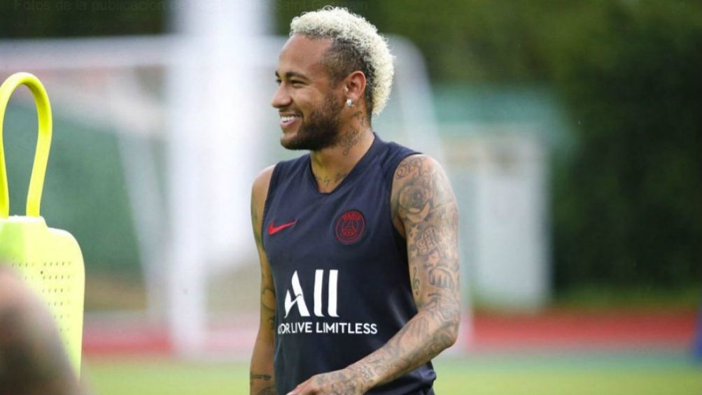 Neymar, en un entrenamiento con el PSG