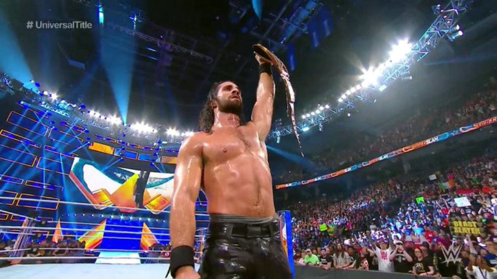 Seth Rollins levanta el título Universal en SummerSlam 2019