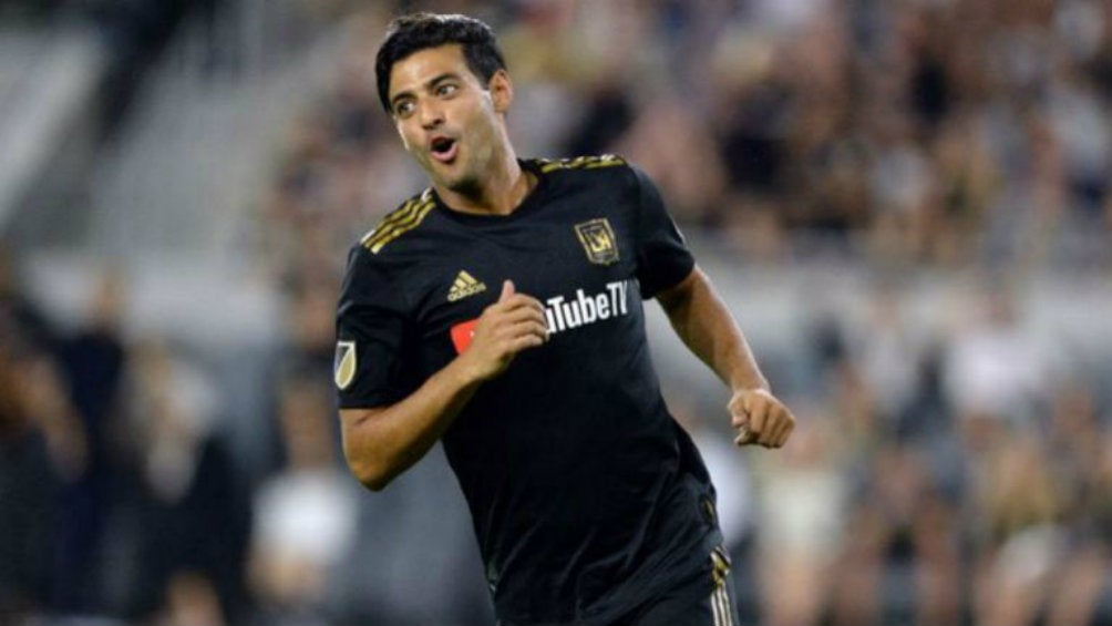 Carlos Vela festeja un gol con LAFC