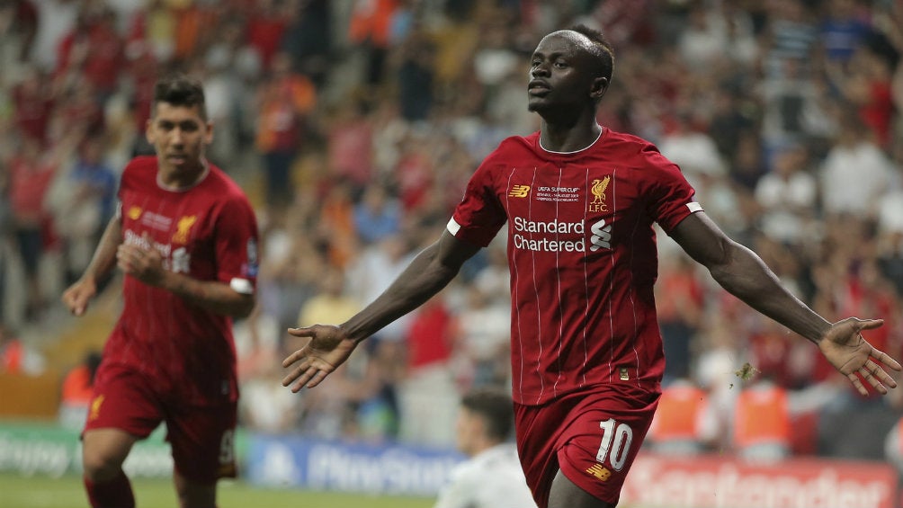 Sadio Mane celebra uno de sus goles al Chelsea 