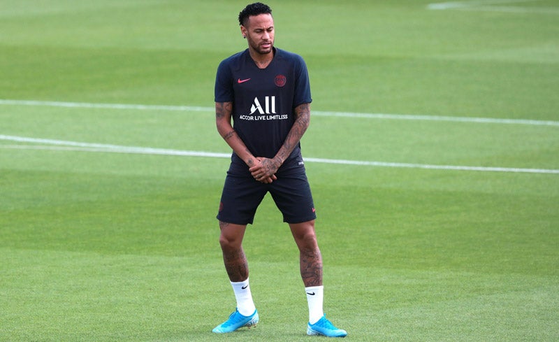 Neymar, en un entrenamiento con el PSG 