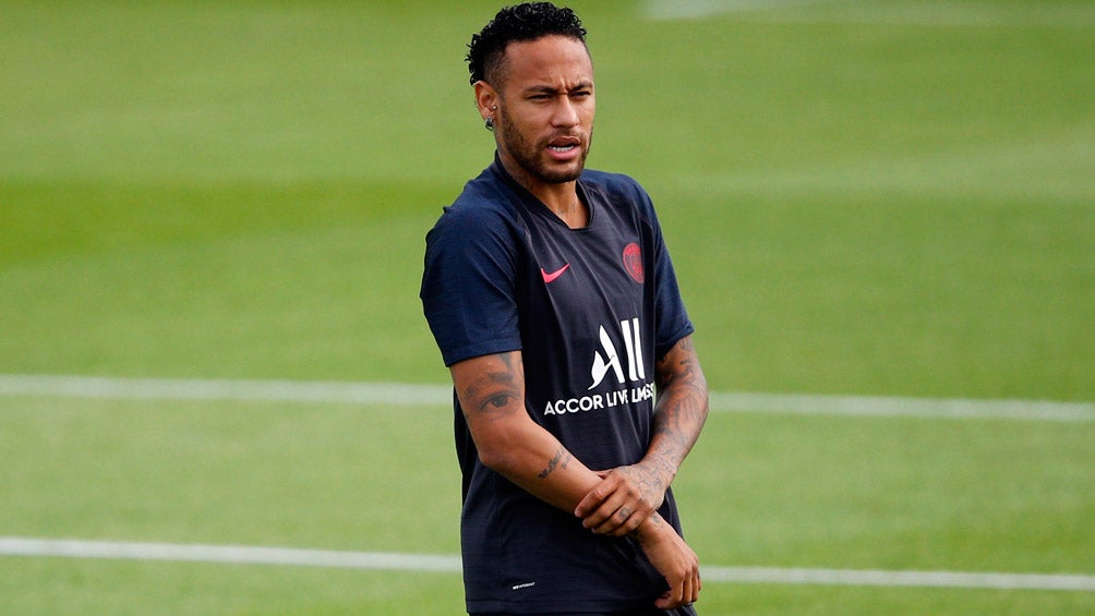 Neymar, en un entrenamiento con el PSG