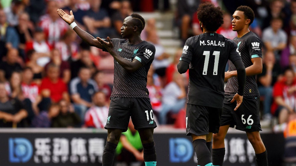 Sadio Mané celebra uno de los goles del equipo