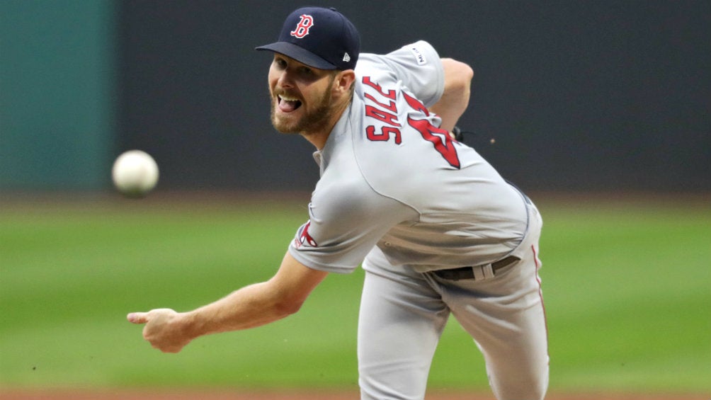 Chris Sale en un lanzamiento durante un encuentro ante Cleveland Indians