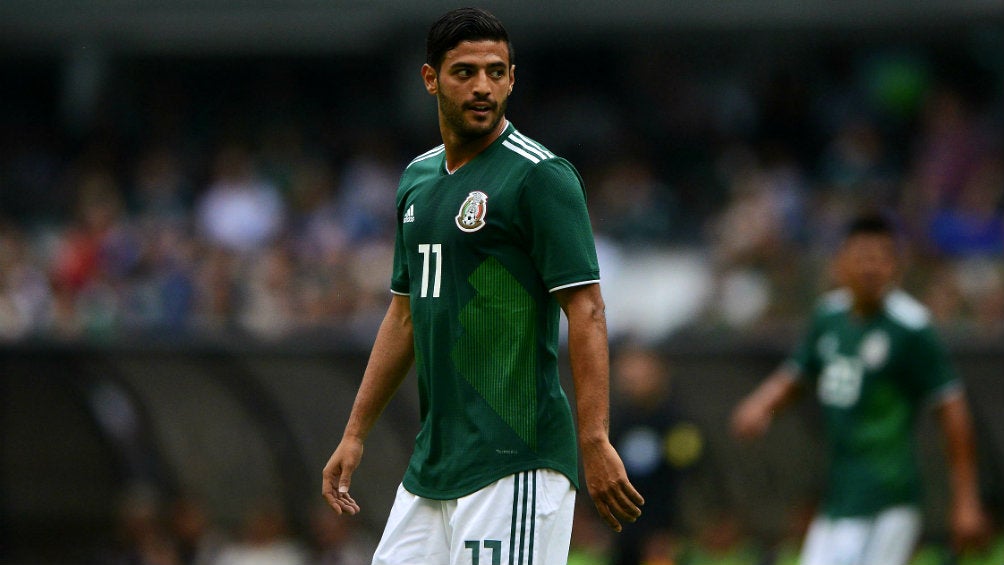 Carlos Vela durante un encuentro frente a la Selección de Escocia 