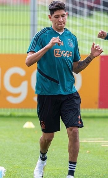 Edson Álvarez durante un entrenamiento del Ajax