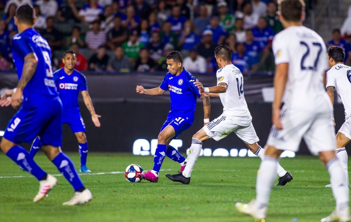 Orbelín conduce la redonda en juego con La Máquina