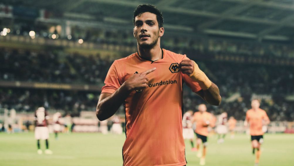 Raúl Jiménez, en festejo de gol con Wolves