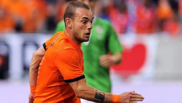 Sneijder en acción durante un partido 