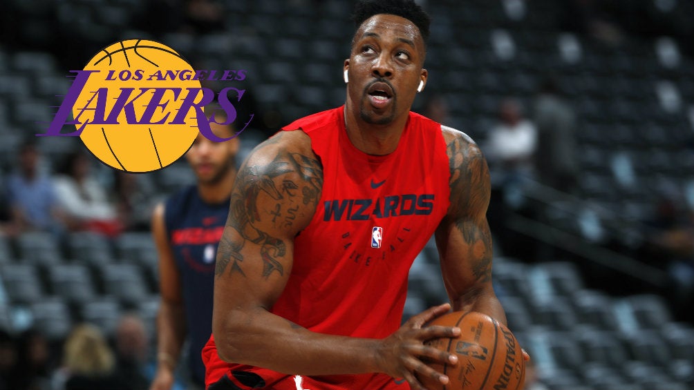 Dwight Howard antes de un partido con los Wizards