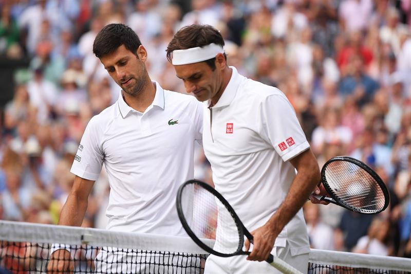 Djokovic y Federer, tras disputar la Final de Wimbledon 2019