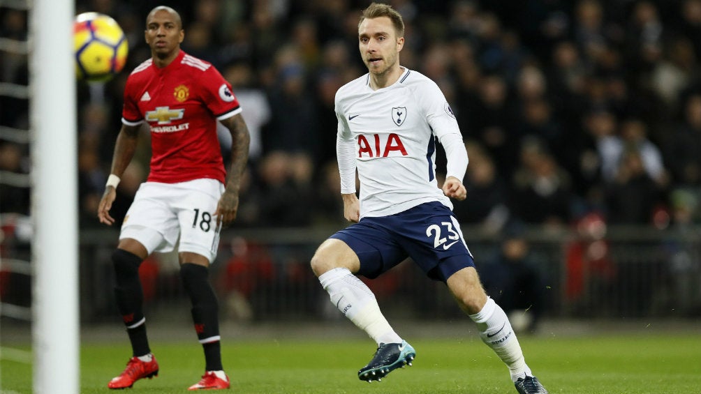 Eriksen en un juego con Tottenham