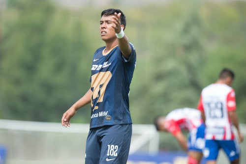 Julio Barragán durante un juego de Pumas Sub 20