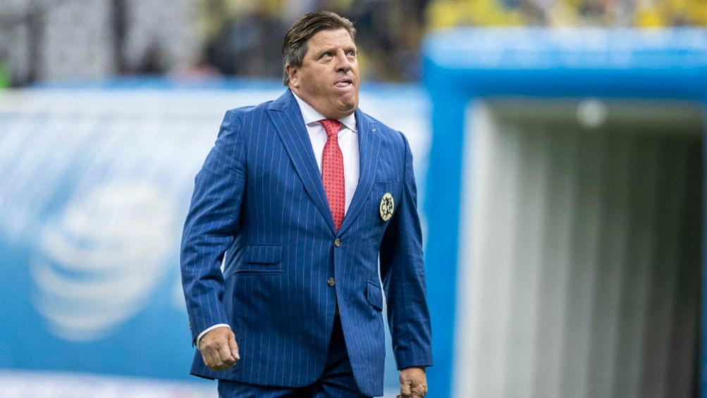 Miguel Herrera, durante el juego entre América y Pachuca 