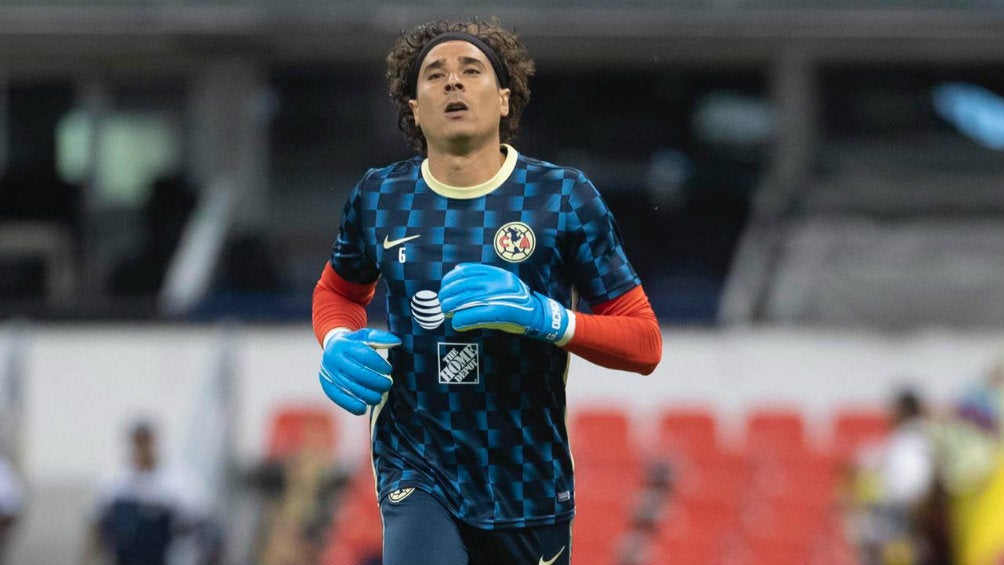 Ochoa en su regreso al Estadio Azteca