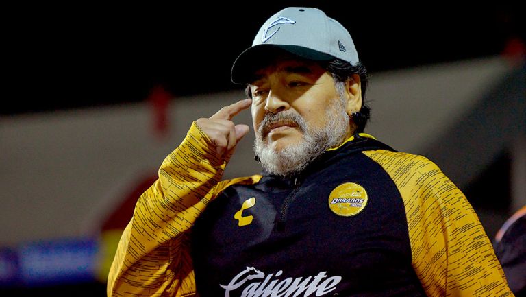 Diego Armando Maradona tras un juego de Dorados