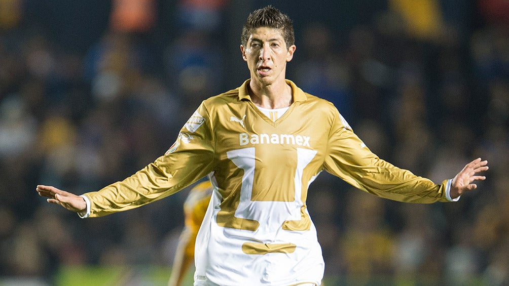 Marco Antonio Palacios, durante juego con Pumas 