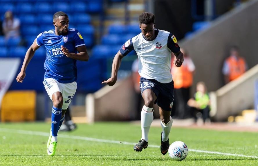 Acción de un juego del Bolton Wanderers