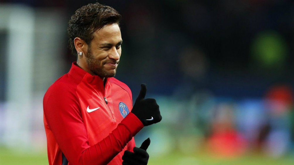 Neymar durante una práctica con el PSG