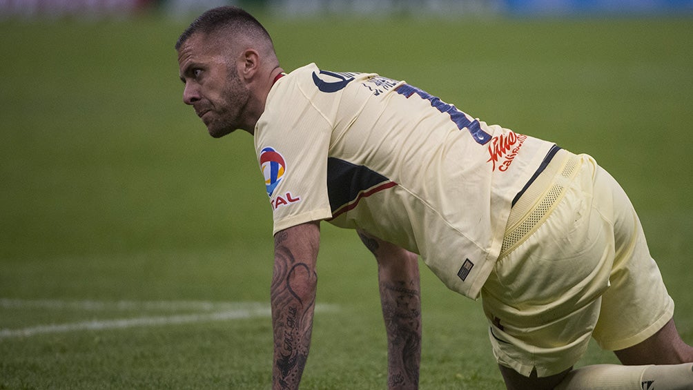  Jérémy Ménez en un partido con el América