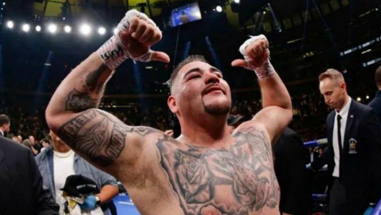 Andy Ruiz celebrando su triunfo cobre Anthony Joshua